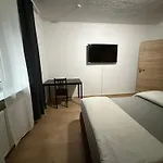 Guenstige, Zentrale Und Schoene In