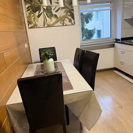 Appartement Guenstige, Zentrale Und Schoene In