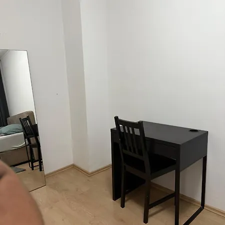 Apartment Günstige, Zentrale Und Schöne In