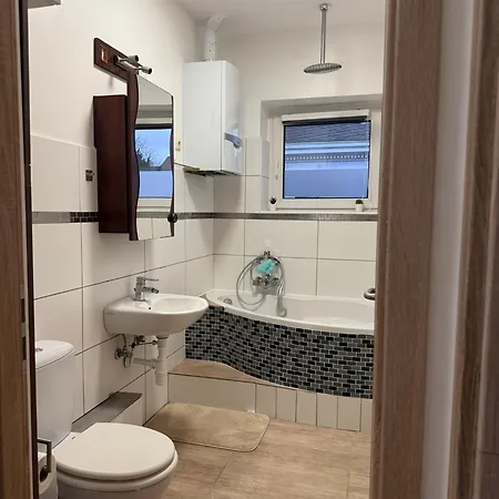 Guenstige, Zentrale Und Schoene In Appartement