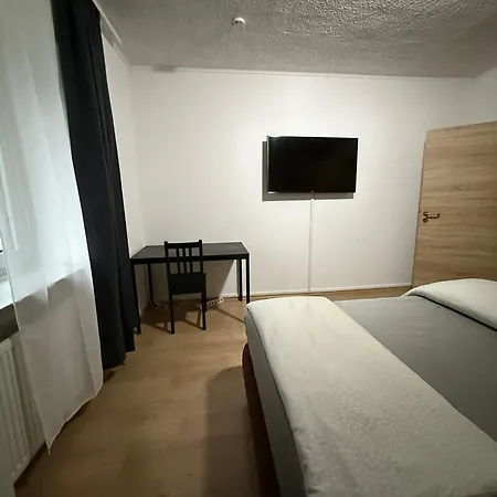 Guenstige, Zentrale Und Schoene In