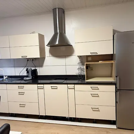 Guenstige, Zentrale Und Schoene In