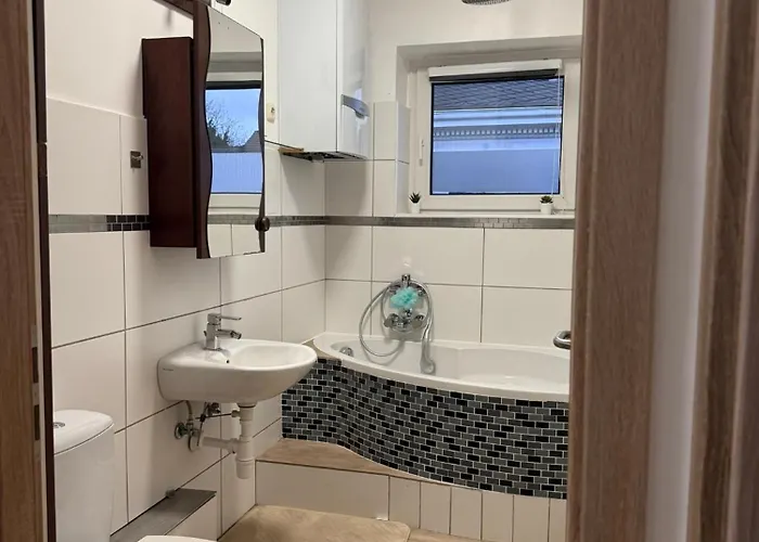 Guenstige, Zentrale Und Schoene In Appartement